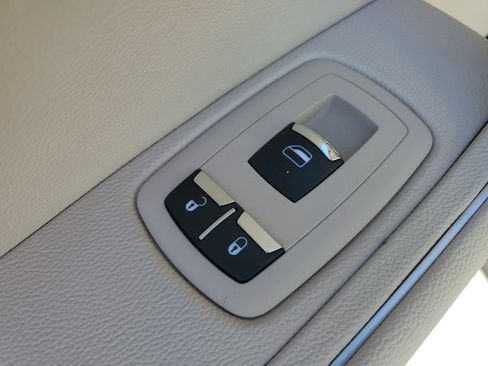 Used 2019 Maserati Levante image 17