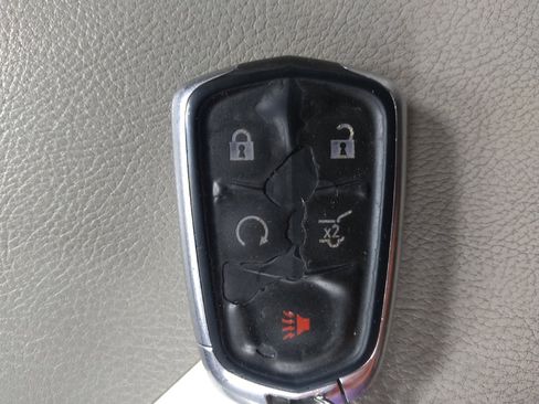 Used 2019 Cadillac XT4 Premium Luxury w/ Technology Package AWD/4WD image 32