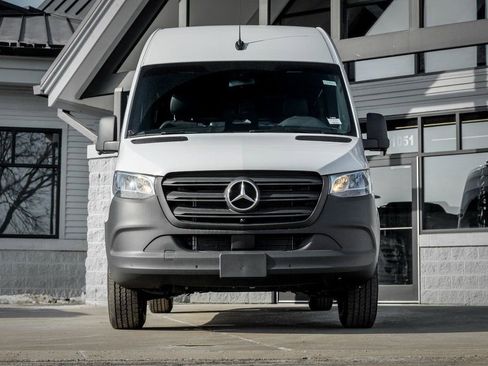 Used 2026 Mercedes-Benz Sprinter 2500 image 5