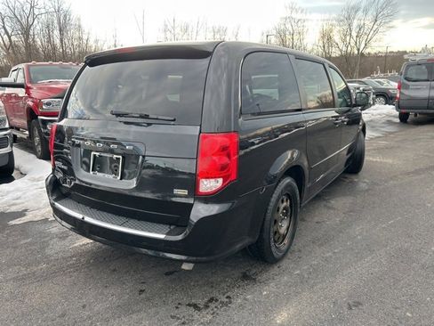 Used 2017 Dodge Grand Caravan SE image 7