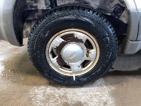 Used 2001 Ford Escape XLS image 16