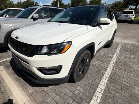 Used 2021 Jeep Compass Latitude FWD image 7