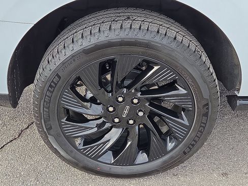 New 2025 Lincoln Navigator Reserve w/ Jet Appearance Package AWD/4WD image 7