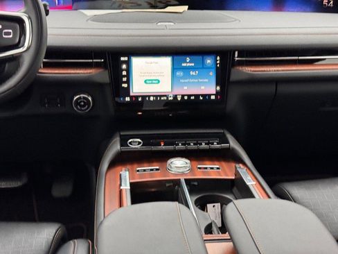 New 2025 Lincoln Navigator L Black Label image 17