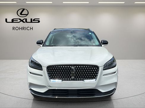 Used 2022 Lincoln Corsair AWD w/ Premium Package image 2