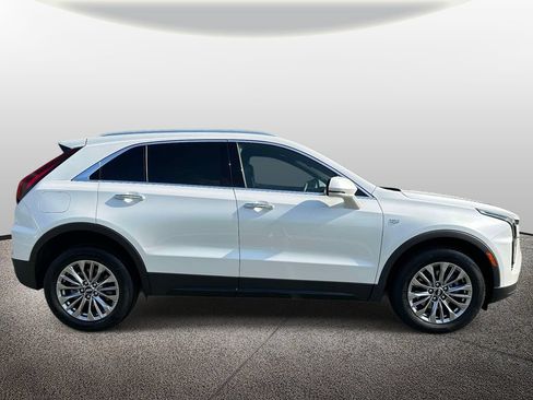 Used 2024 Cadillac XT4 Premium Luxury w/ Technology Package AWD/4WD image 4