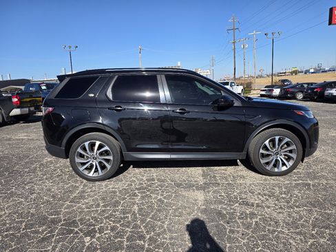 Used 2020 Land Rover Discovery Sport SE image 8