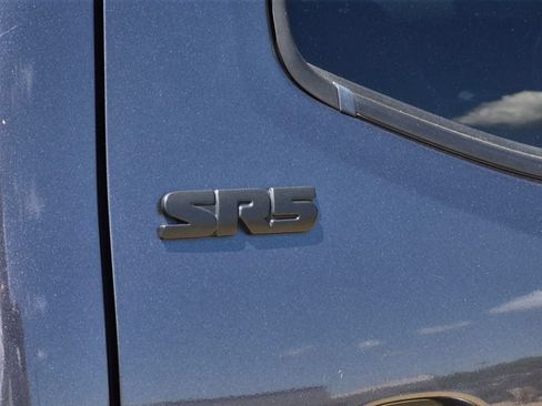 Used 2022 Toyota Tacoma SR5 RWD image 9