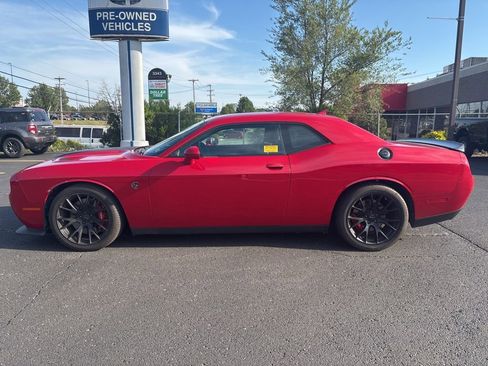 Used 2016 Dodge Challenger SRT Hellcat RWD image 8