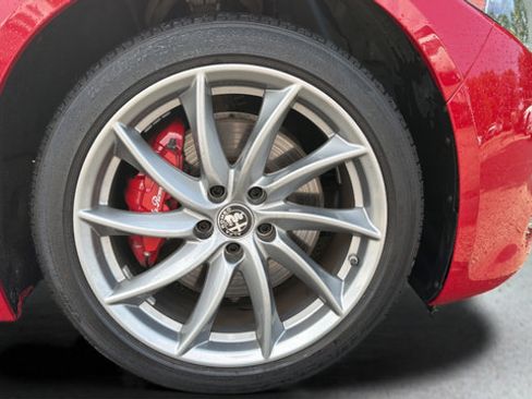 Used 2024 Alfa Romeo Giulia Ti w/ Active Assist Plus Package AWD/4WD image 30