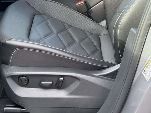 Used 2025 Volkswagen Atlas SE image 16