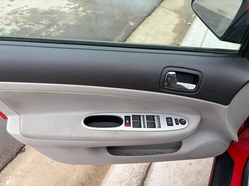 Used 2005 Chevrolet Cobalt LS w/ Preferred Equipment Group image 9