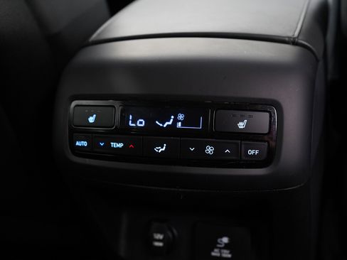 Used 2022 Hyundai Palisade SEL w/ Premium Package image 16