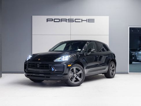 Used 2026 Porsche Macan AWD/4WD image 1