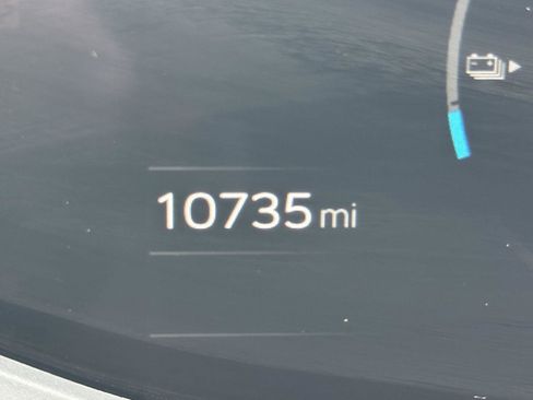 Used 2025 Toyota Prius Plug-In Hybrid FWD image 14