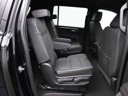 Used 2026 Chevrolet Suburban RST w/ Comfort Package AWD/4WD image 28