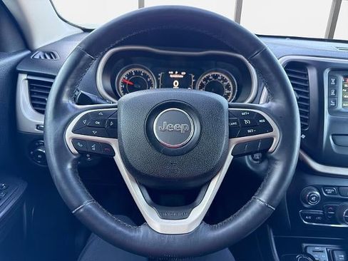 Used 2015 Jeep Cherokee Latitude w/ Comfort/Convenience Group image 23