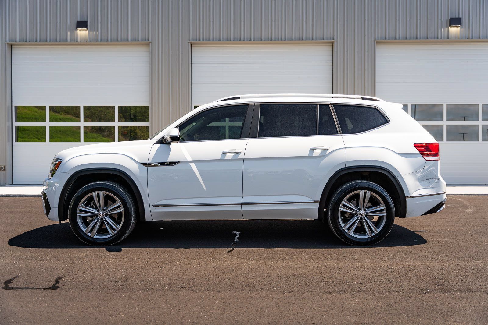 Used 2019 Volkswagen Atlas SE w/ Panoramic Sunroof Package FWD image 4