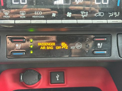 Used 2021 Toyota RAV4 TRD Off-Road image 21