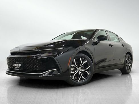 Used 2024 Toyota Crown Limited AWD/4WD image 4