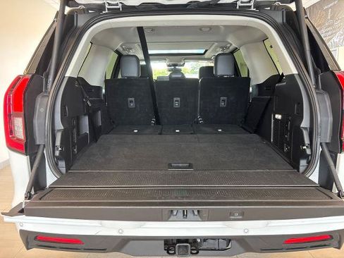 Certified 2025 Ford Expedition Active AWD/4WD image 10
