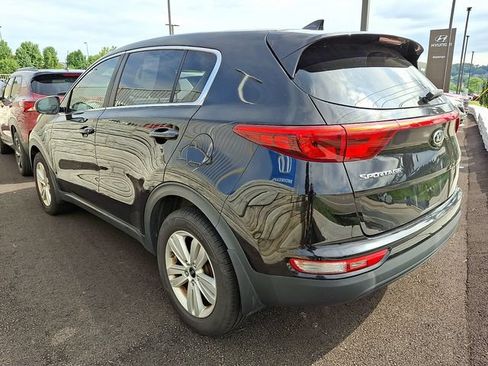 Used 2017 Kia Sportage LX AWD/4WD image 3