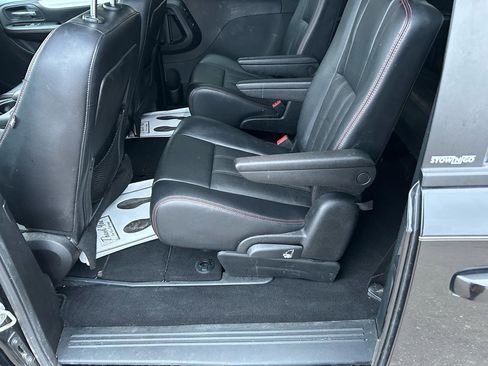 Used 2013 Dodge Grand Caravan R/T w/ Driver Convenience Group image 9