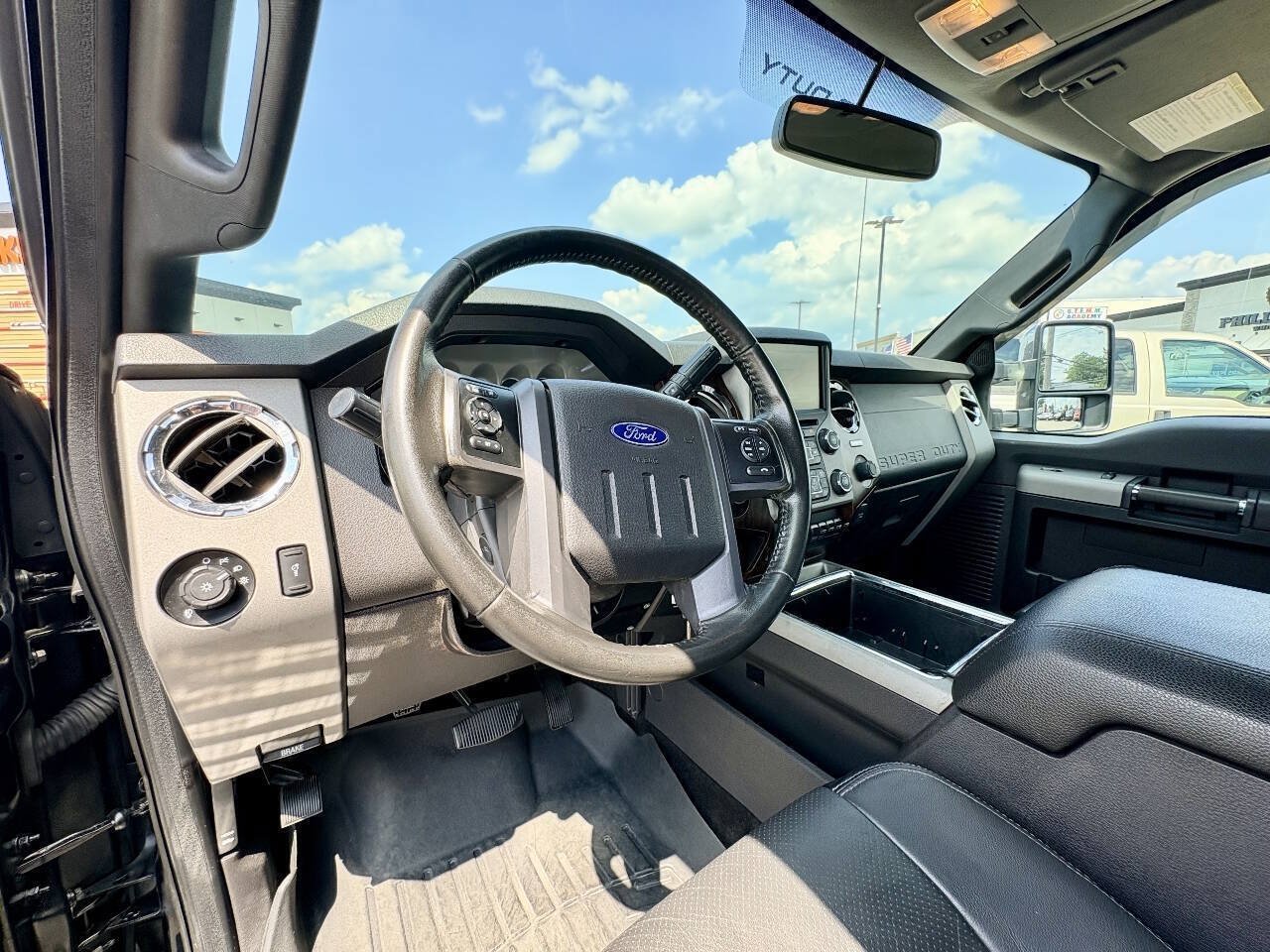 Used 2016 Ford F350 Lariat AWD/4WD image 12