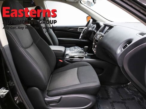 Used 2020 Nissan Pathfinder S FWD image 24