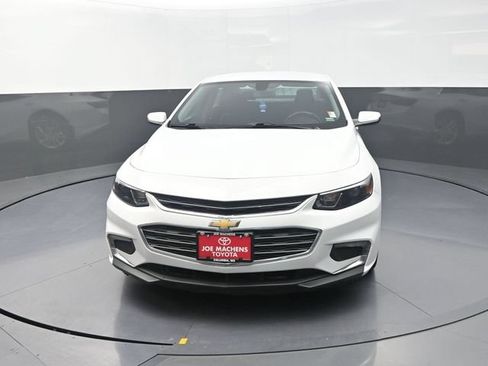 Used 2016 Chevrolet Malibu LT FWD image 2