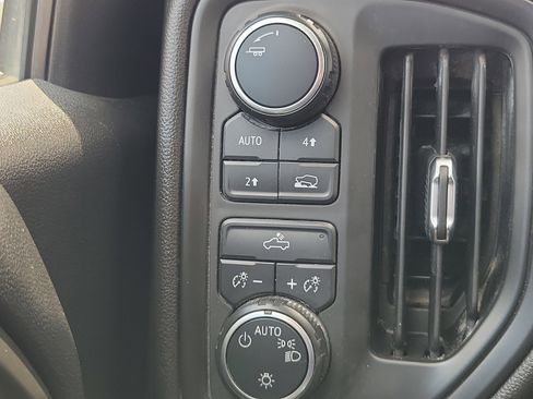 Used 2020 Chevrolet Silverado 1500 Custom w/ Custom Value Package AWD/4WD image 22