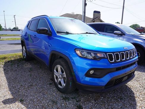 Used 2024 Jeep Compass Latitude AWD/4WD image 10