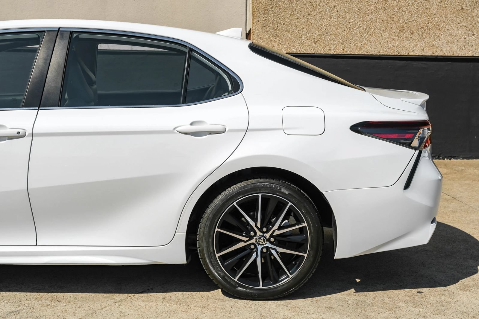 Used 2023 Toyota Camry SE FWD image 12