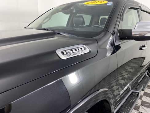 Used 2019 RAM 1500 Laramie AWD/4WD image 10