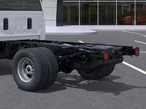 New 2025 GMC Sierra 3500 Pro image 14