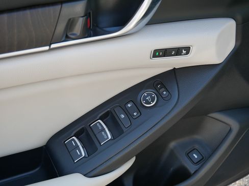 Used 2019 Honda Accord EX-L image 19