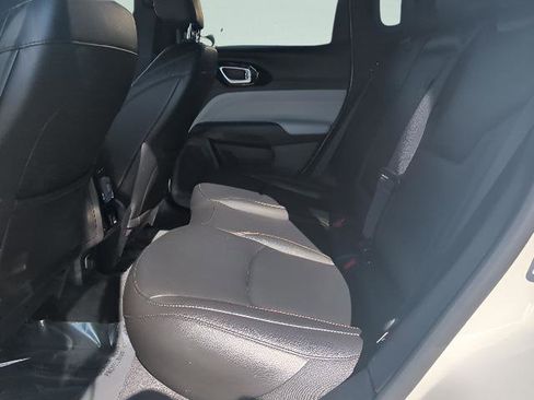 Certified 2024 Jeep Compass Limited image 19