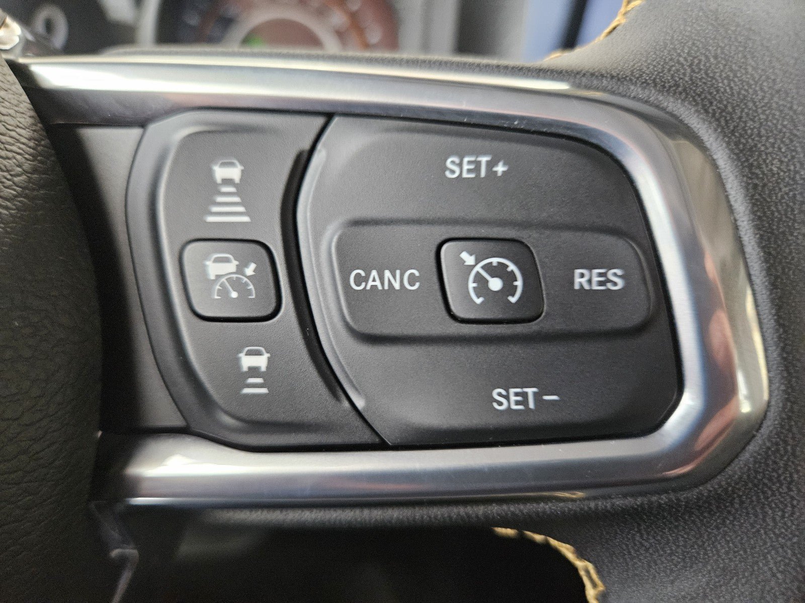 Used 2024 Jeep Wrangler Unlimited Sahara AWD/4WD image 26
