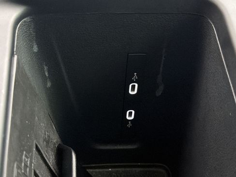 Used 2025 Volkswagen Tiguan SE R-Line FWD image 31