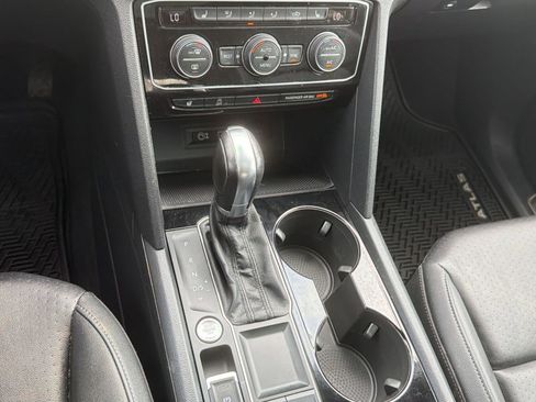 Used 2019 Volkswagen Atlas SEL FWD image 17