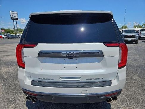 Used 2024 GMC Yukon XL Denali Ultimate AWD/4WD image 6
