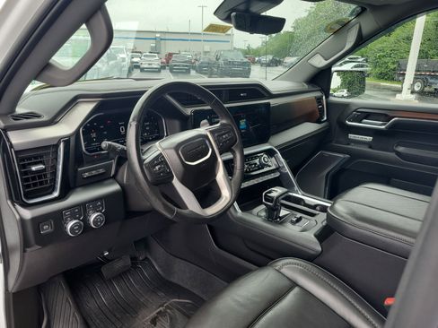 Used 2024 GMC Sierra 1500 Denali w/ Denali Reserve Package AWD/4WD image 17