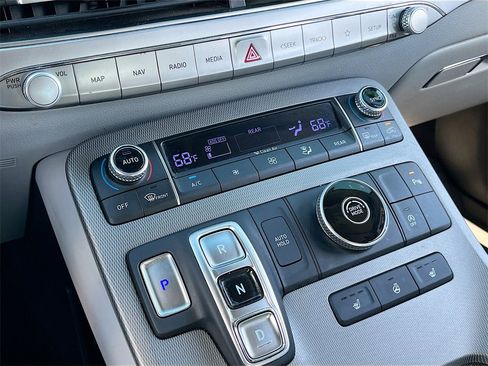 Used 2022 Hyundai Palisade SEL w/ Premium Package image 16