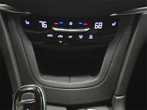 Used 2021 Cadillac XT5 Premium Luxury image 23