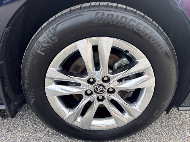 Used 2024 Toyota Sienna Limited AWD/4WD image 10