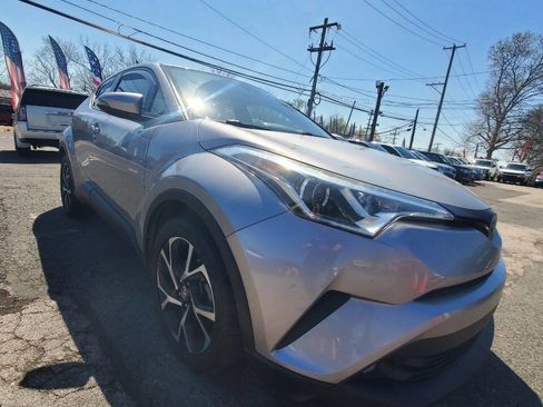 Used 2018 Toyota C-HR XLE image 7