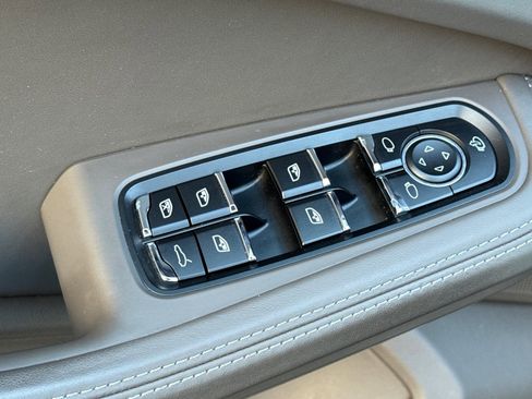 Used 2024 Porsche Macan S image 17