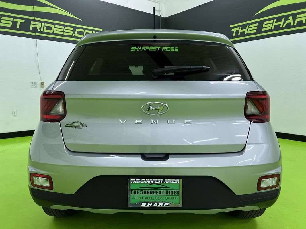 Used 2024 Hyundai Venue SEL FWD image 8