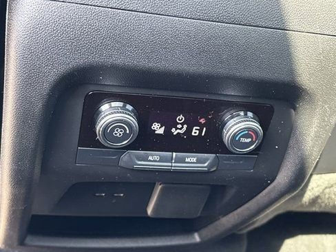 Used 2025 GMC Acadia AT4 AWD/4WD image 21