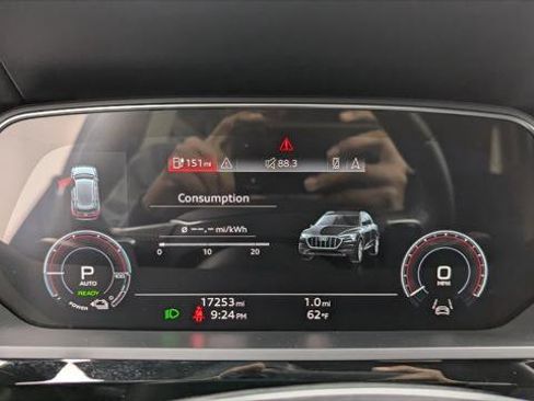 Used 2021 Audi e-tron Premium w/ Convenience Plus Package image 26